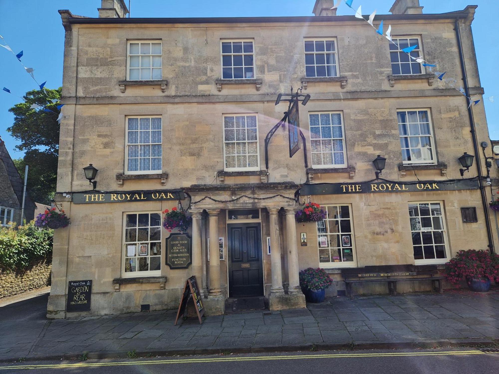 The Royal Oak Hotel Corsham Exterior photo